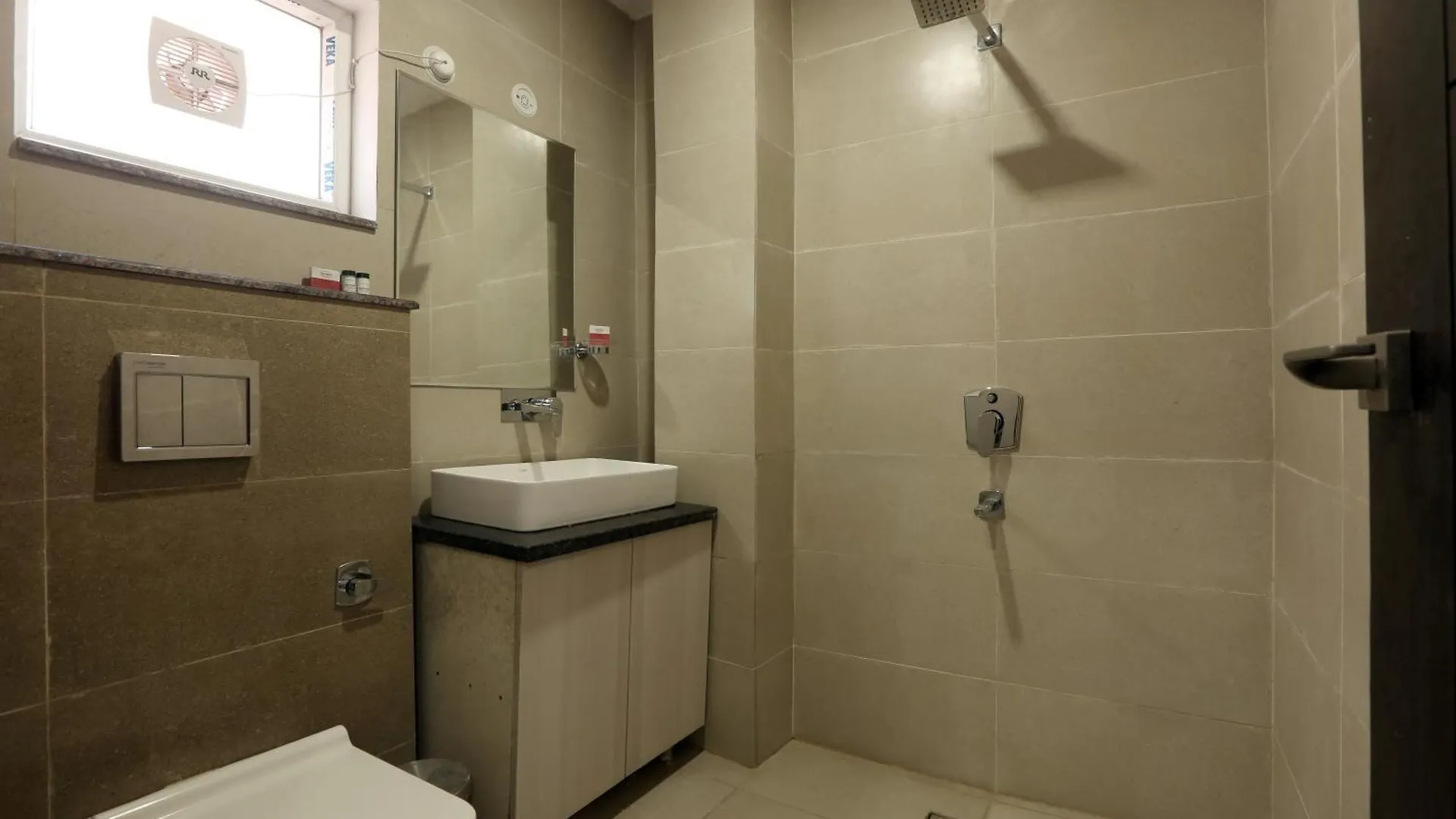 Luxury Stay Near Delhi International Airport Neu-Delhi Hotel