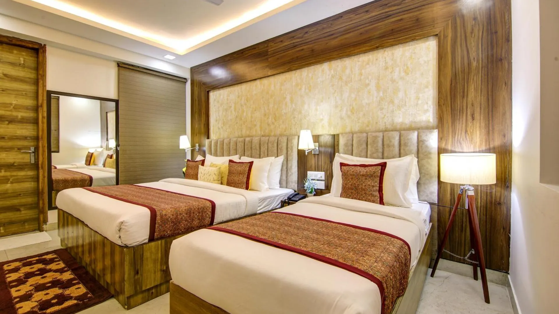 Luxury Stay Near Delhi International Airport New Delhi 4*,